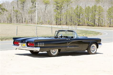 com is busy preparing the online reserve-style auction for Lot 186, a Raven Black 1955 <b>Ford</b> <b>Thunderbird</b> featuring two tops, a Fordomatic transmission, and aftermarket, under-dash air conditioning. . 1960 ford thunderbird convertible value